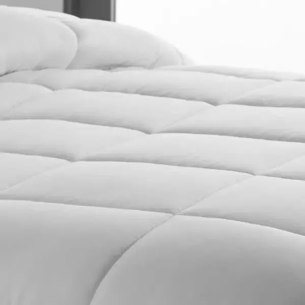 Down Alternative Microfiber Comforter