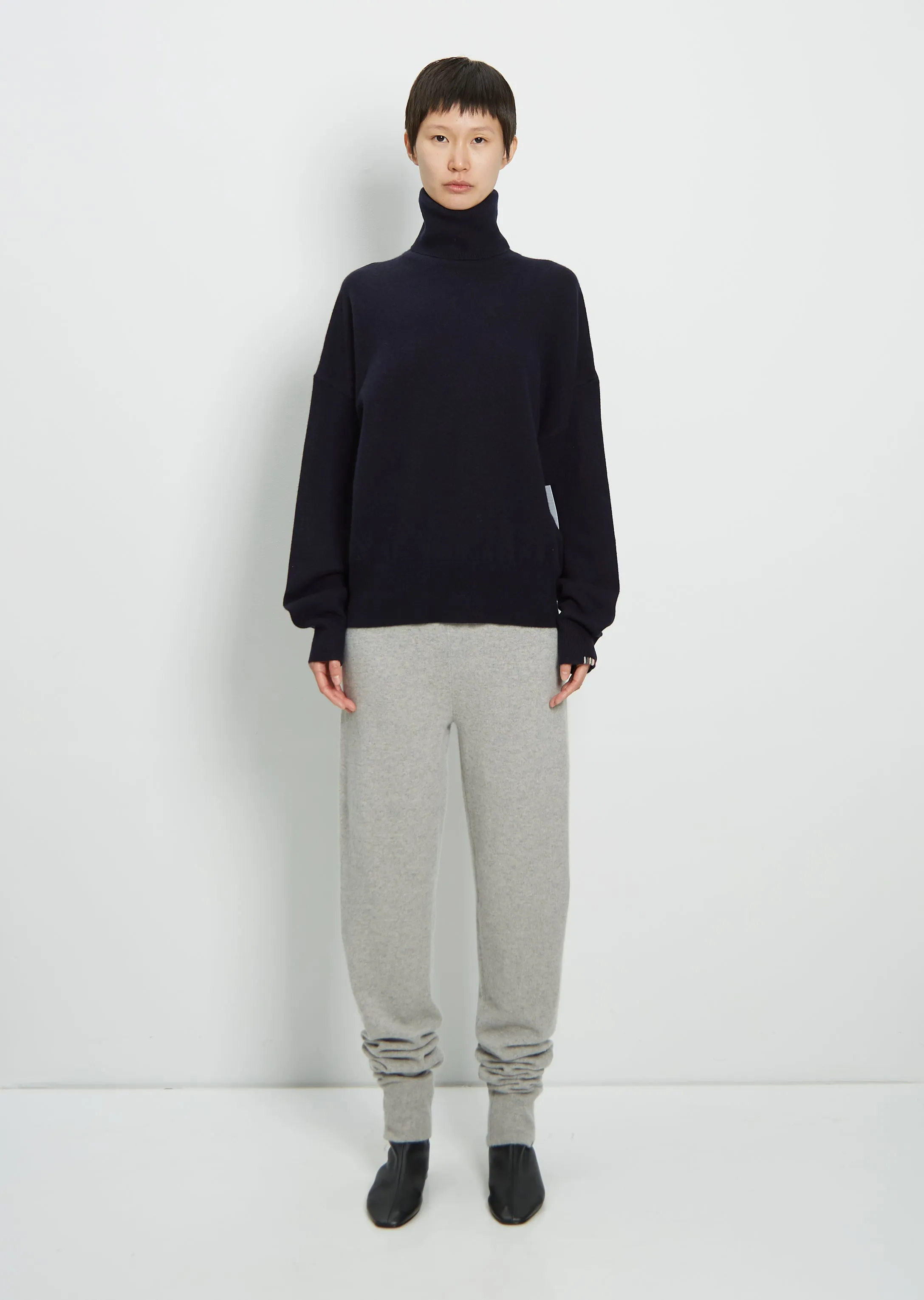 n°204 Jill Cashmere Sweater — Navy